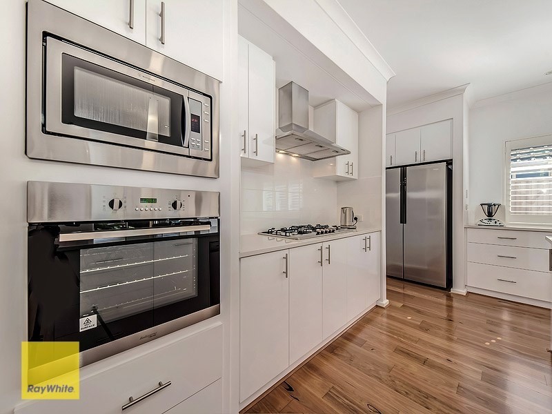 16 Parkfarm Drive, South Guildford WA 6055