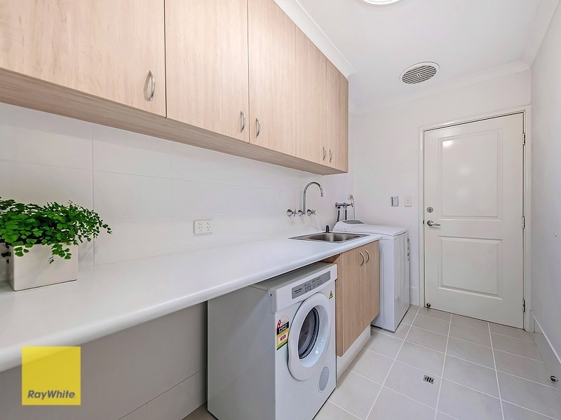 16 Parkfarm Drive, South Guildford WA 6055