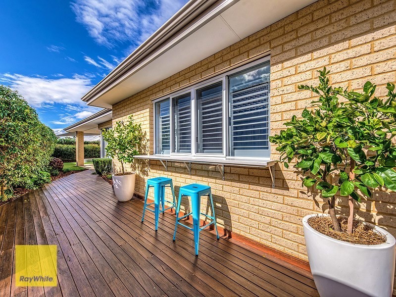 16 Parkfarm Drive, South Guildford WA 6055