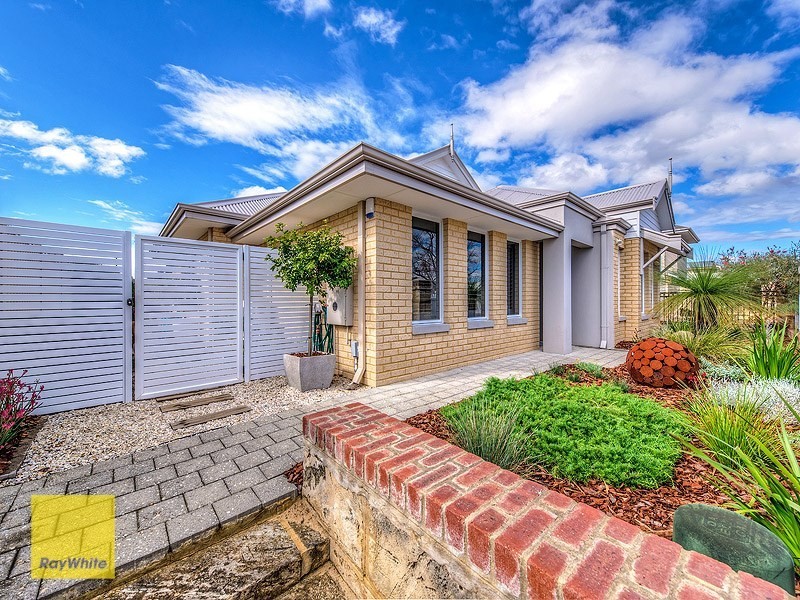 16 Parkfarm Drive, South Guildford WA 6055