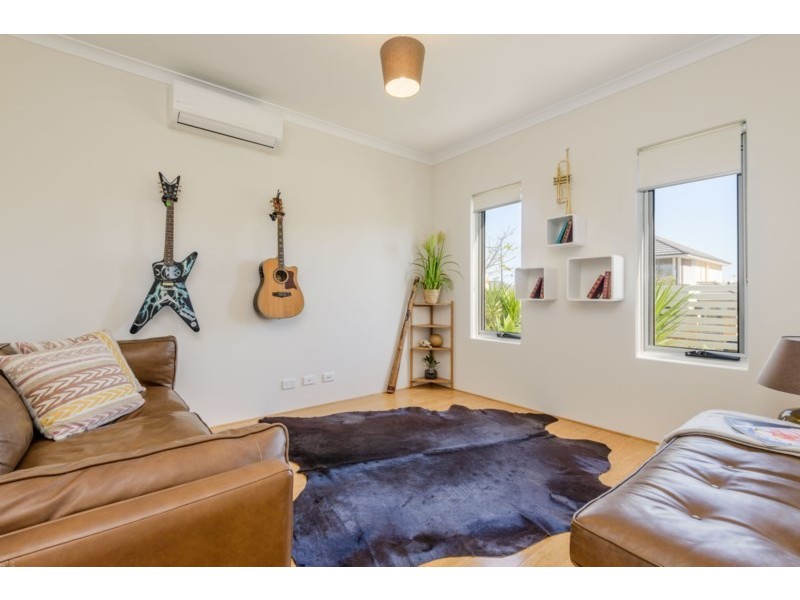 26 Pexton Drive, South Guildford WA 6055