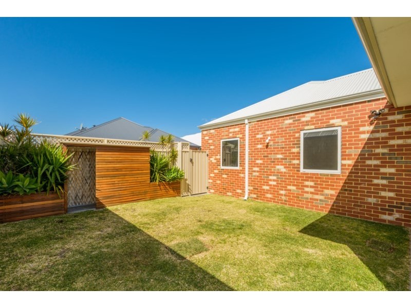26 Pexton Drive, South Guildford WA 6055