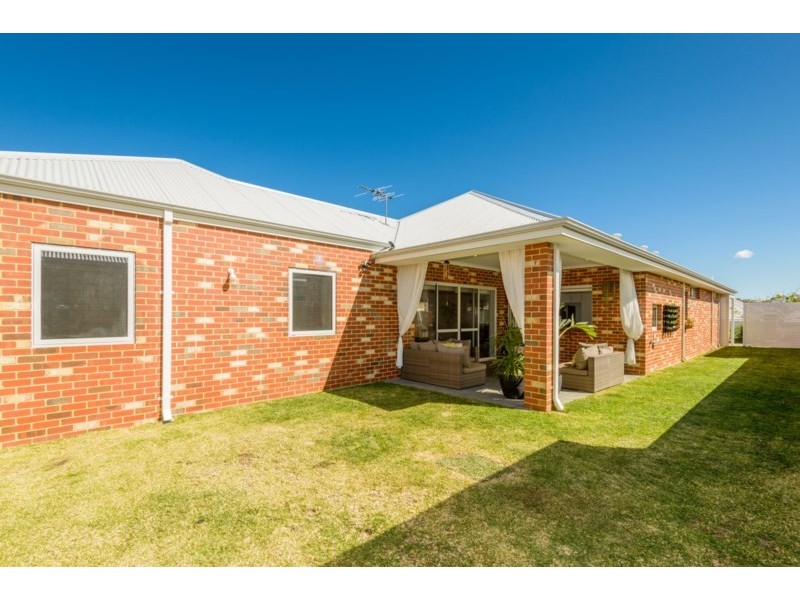 26 Pexton Drive, South Guildford WA 6055