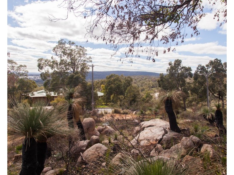 2 Hillway, Swan View WA 6056