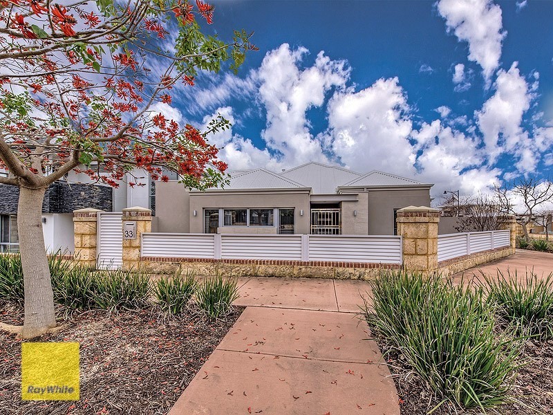 33 Pexton Drive, South Guildford WA 6055