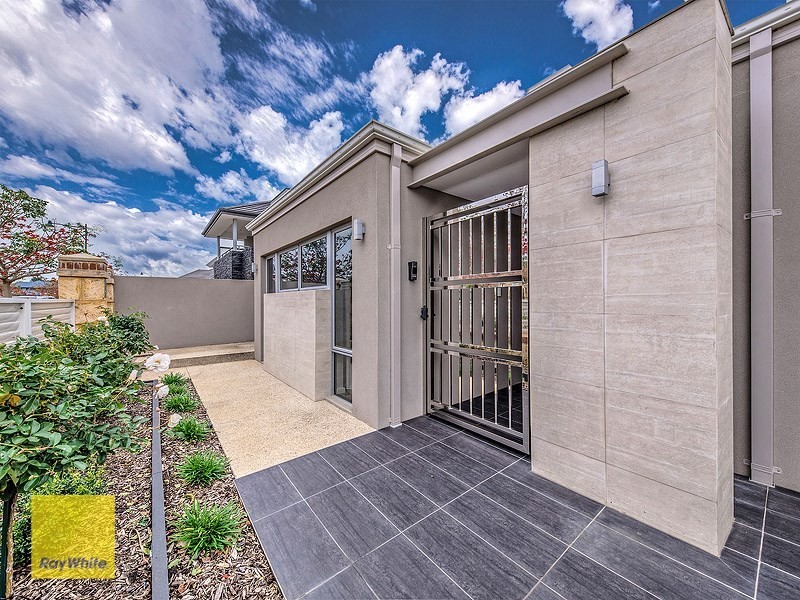 33 Pexton Drive, South Guildford WA 6055