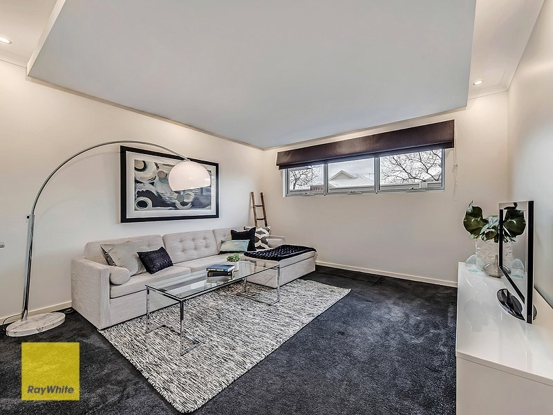 33 Pexton Drive, South Guildford WA 6055