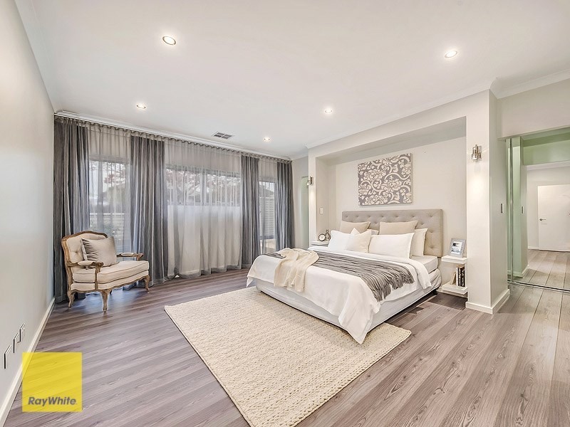 33 Pexton Drive, South Guildford WA 6055