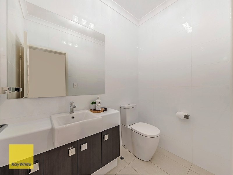 33 Pexton Drive, South Guildford WA 6055