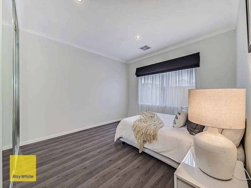 33 Pexton Drive, South Guildford WA 6055