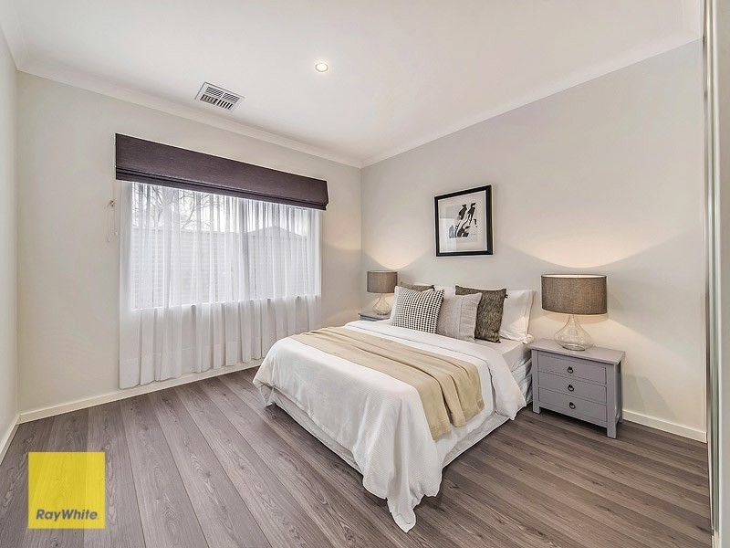 33 Pexton Drive, South Guildford WA 6055