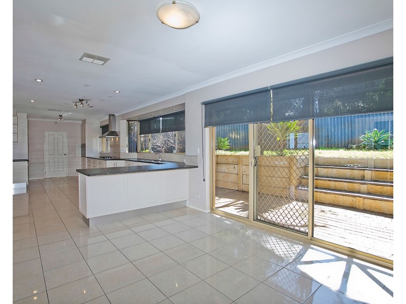 9 Stirling Close, Swan View WA 6056