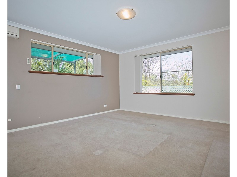 9 Stirling Close, Swan View WA 6056