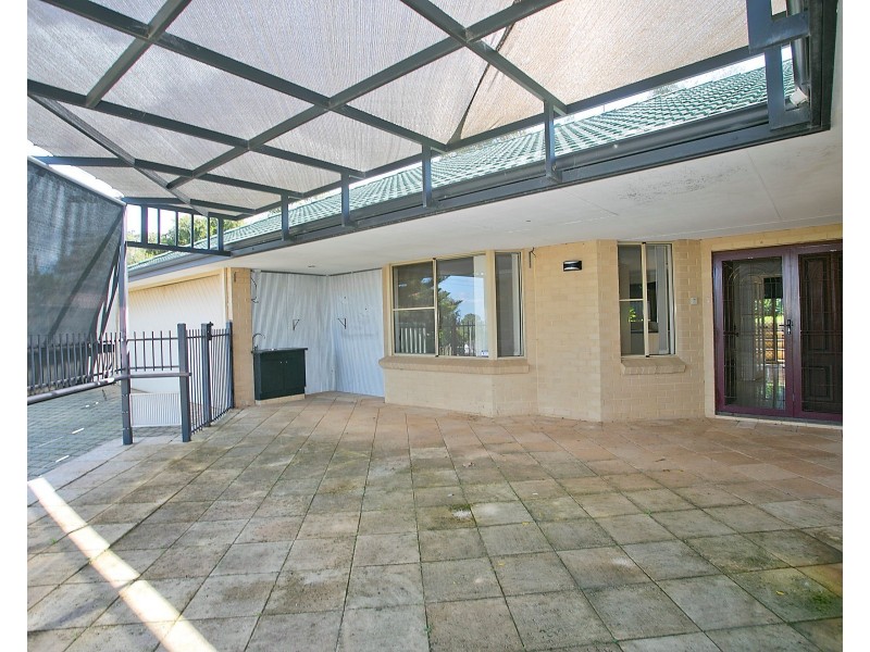 9 Stirling Close, Swan View WA 6056