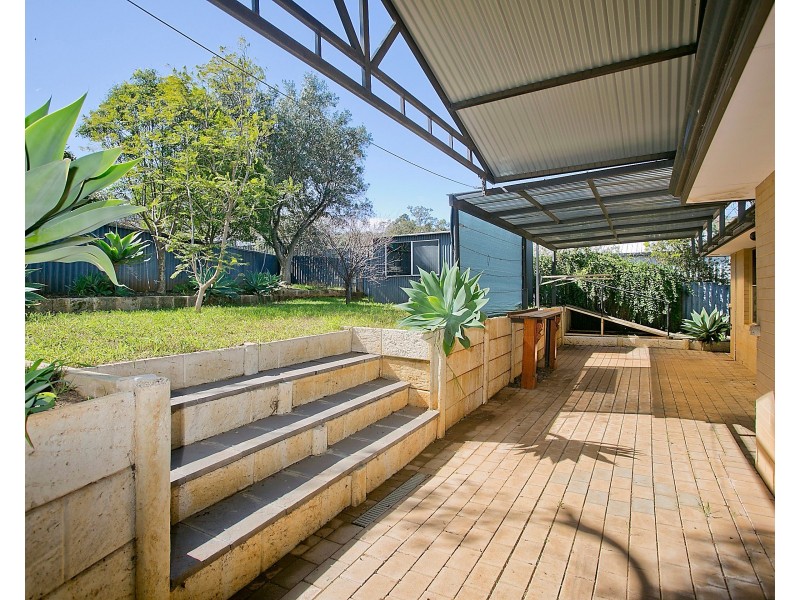 9 Stirling Close, Swan View WA 6056