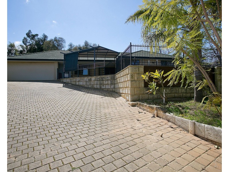 9 Stirling Close, Swan View WA 6056