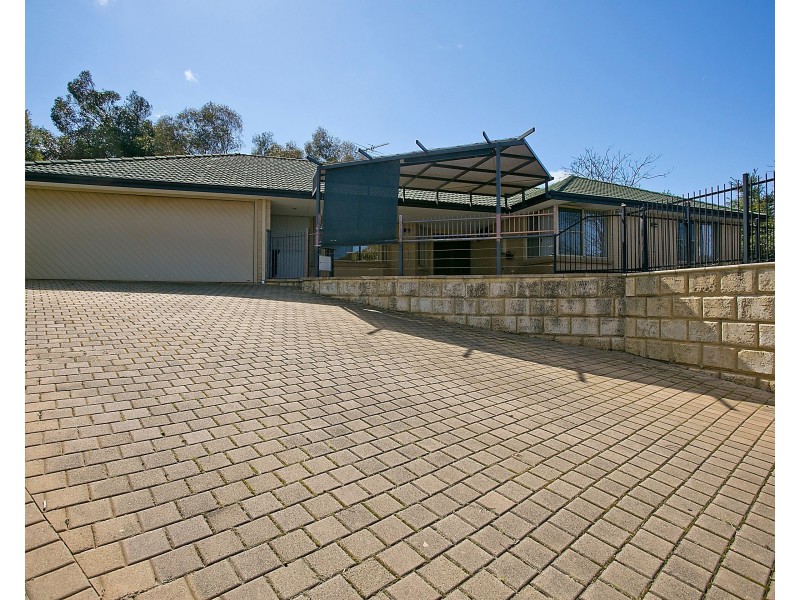 9 Stirling Close, Swan View WA 6056