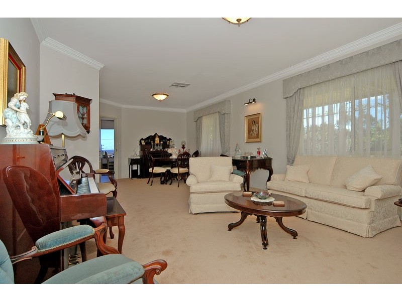 1 Woolowra Road, Greenmount WA 6056