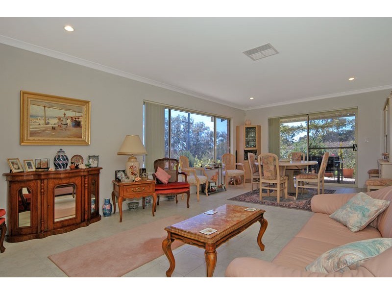 1 Woolowra Road, Greenmount WA 6056