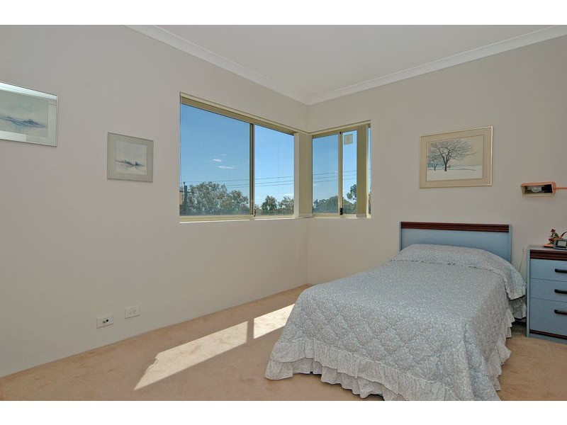 1 Woolowra Road, Greenmount WA 6056