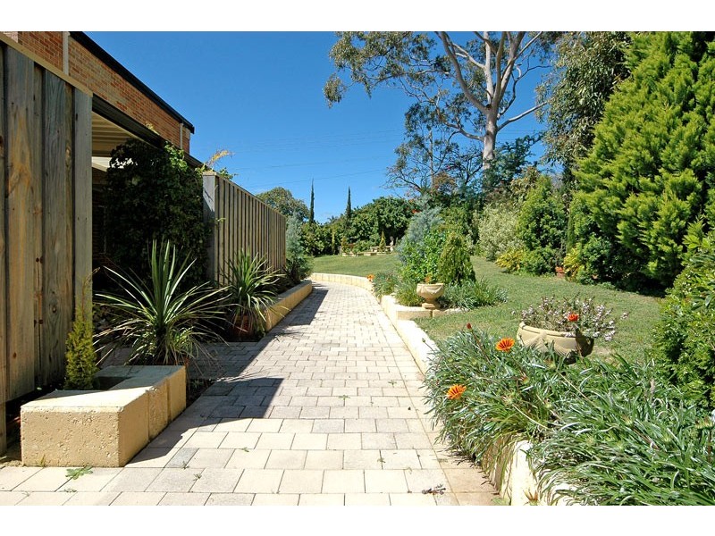 1 Woolowra Road, Greenmount WA 6056