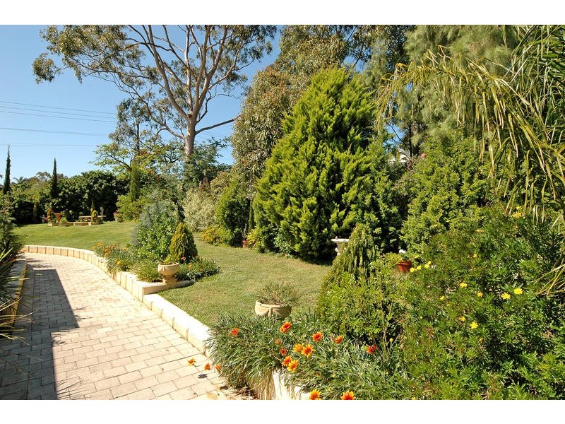 1 Woolowra Road, Greenmount WA 6056