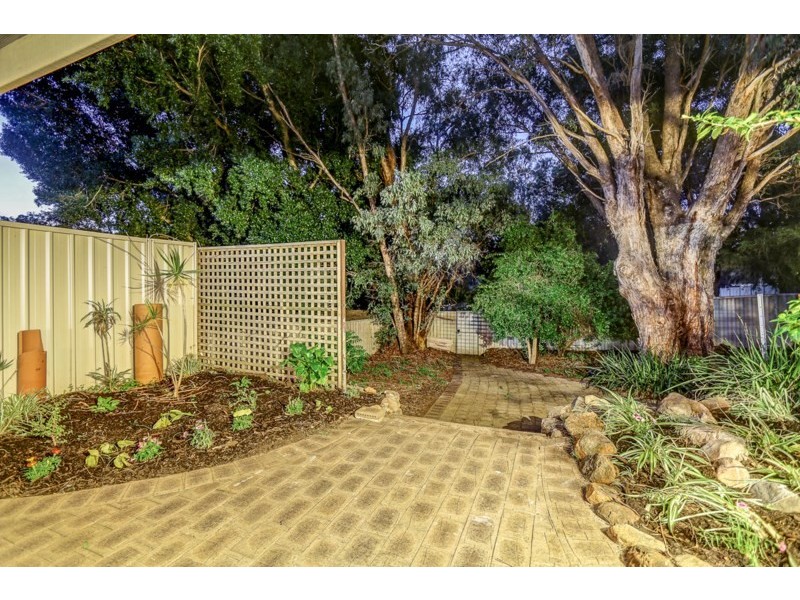 32 Christowe Drive, Swan View WA 6056