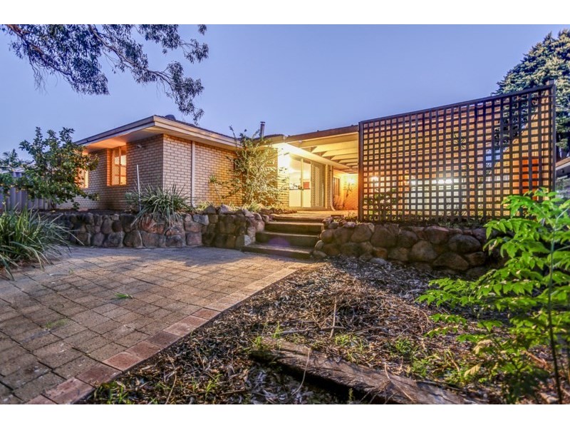 32 Christowe Drive, Swan View WA 6056