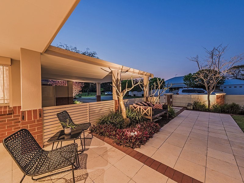 34 River Bank Boulevard, South Guildford WA 6055