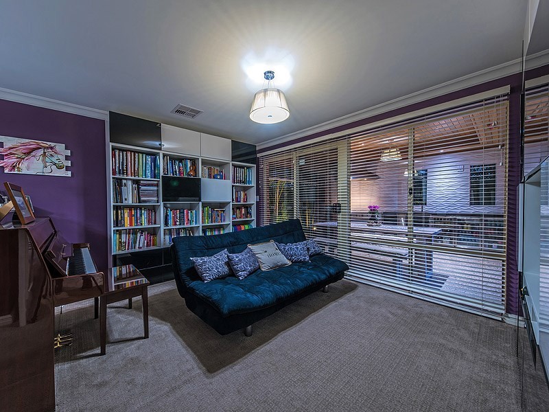 34 River Bank Boulevard, South Guildford WA 6055