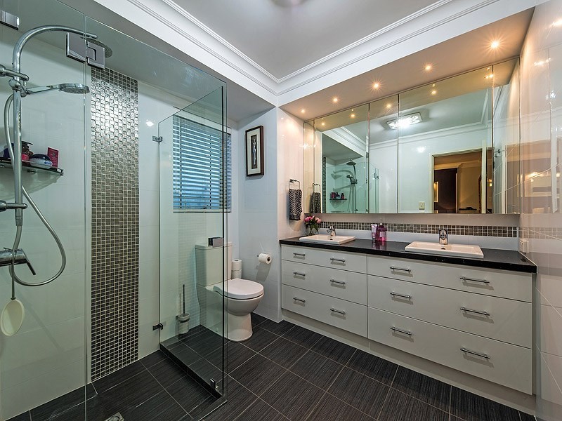 34 River Bank Boulevard, South Guildford WA 6055