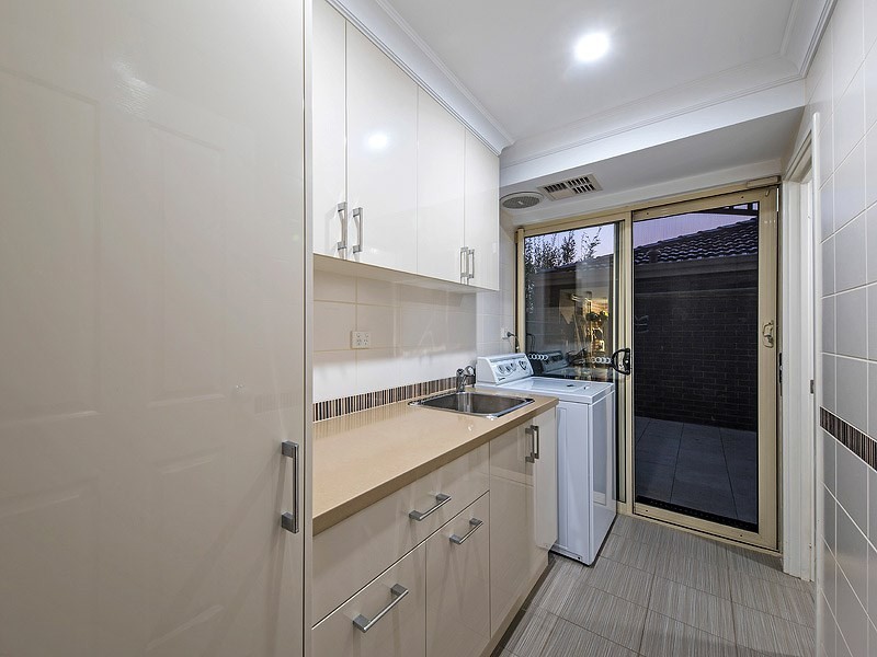 34 River Bank Boulevard, South Guildford WA 6055