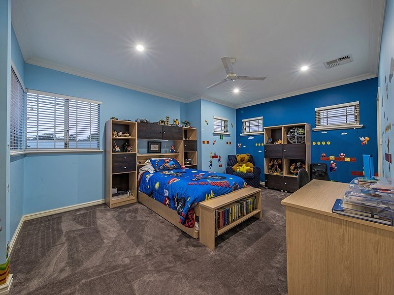 34 River Bank Boulevard, South Guildford WA 6055