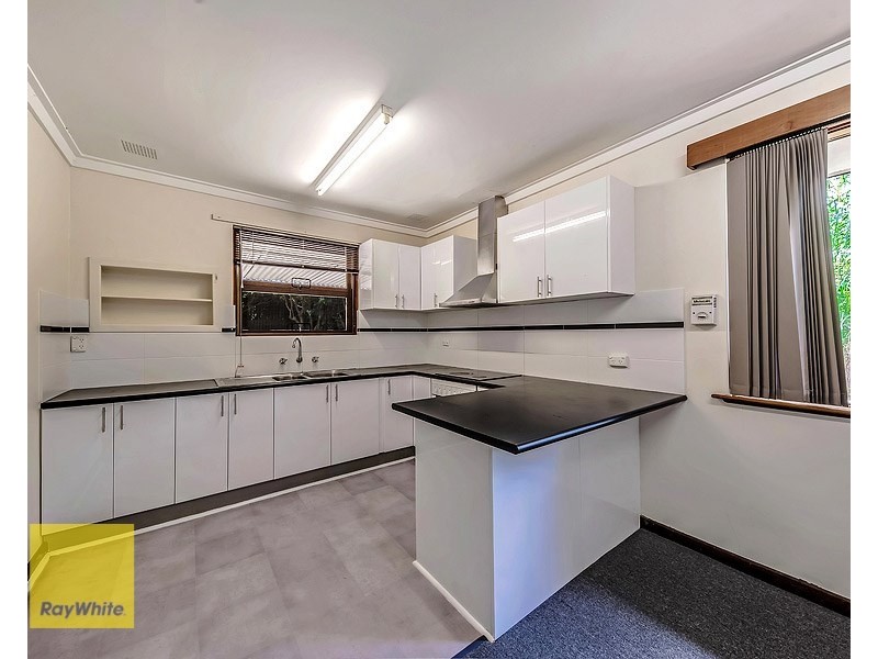 32 Marloo Road, Greenmount WA 6056