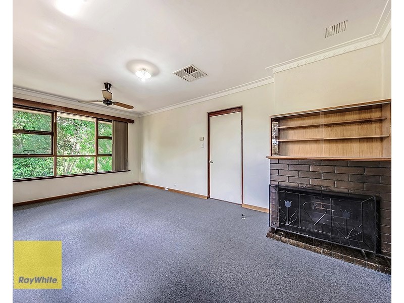 32 Marloo Road, Greenmount WA 6056