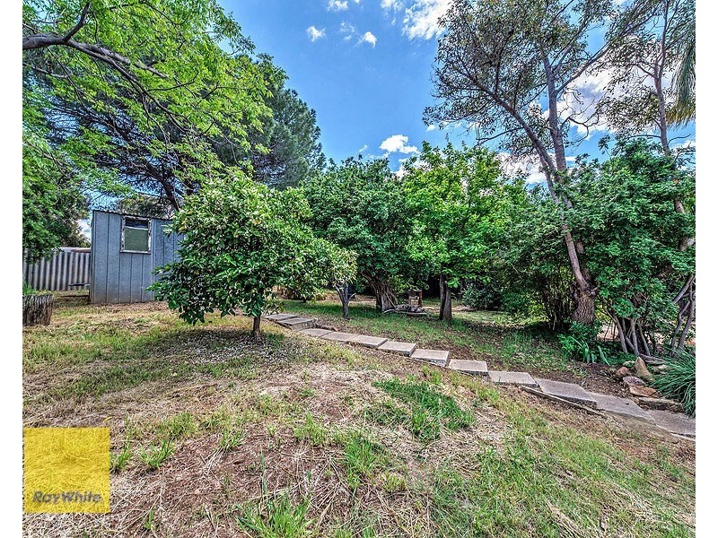 32 Marloo Road, Greenmount WA 6056