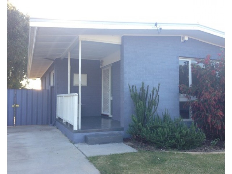 77 Beaconsfield Avenue, Midvale WA 6056
