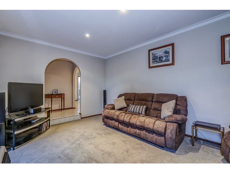 18 Abingdon Road, Swan View WA 6056