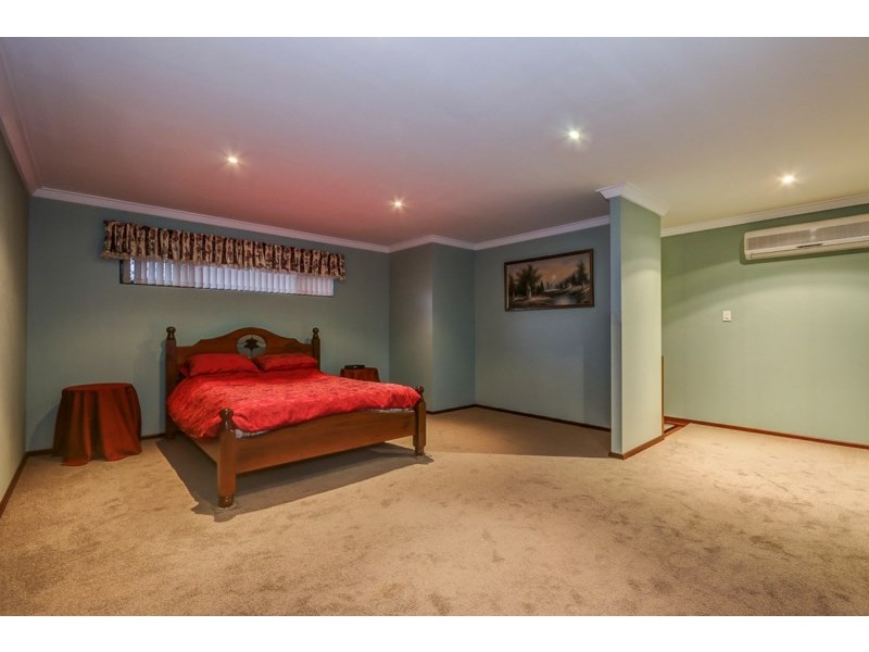 18 Abingdon Road, Swan View WA 6056