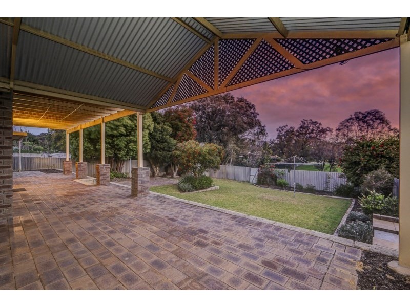 18 Abingdon Road, Swan View WA 6056