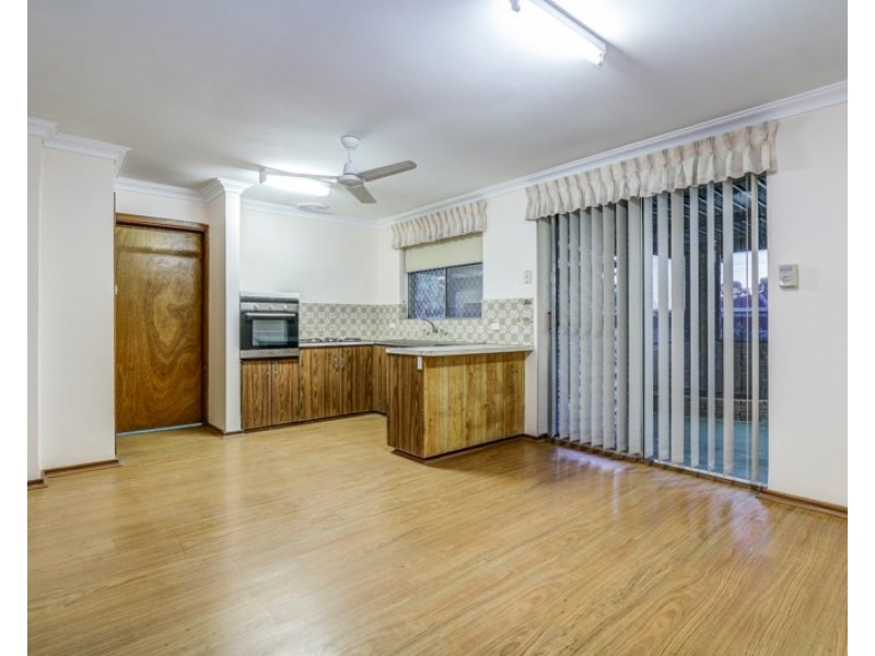 27 Blackadder Road, Swan View WA 6056
