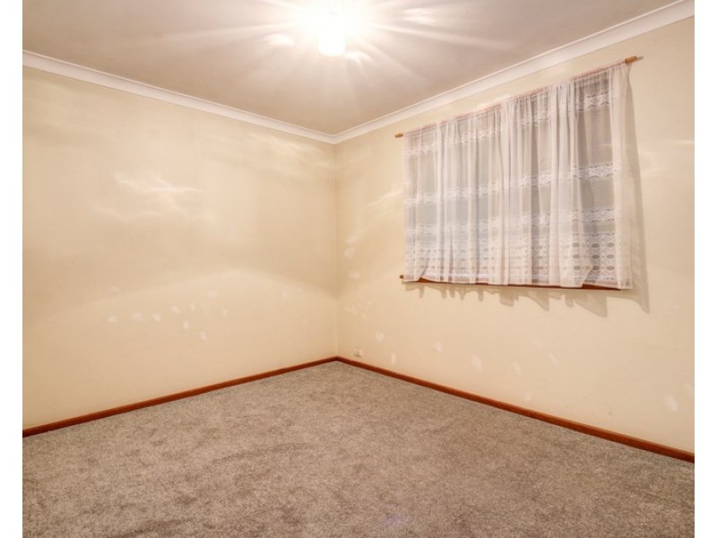 27 Blackadder Road, Swan View WA 6056