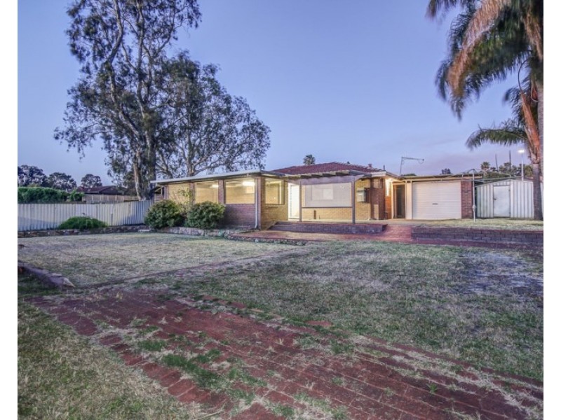 27 Blackadder Road, Swan View WA 6056