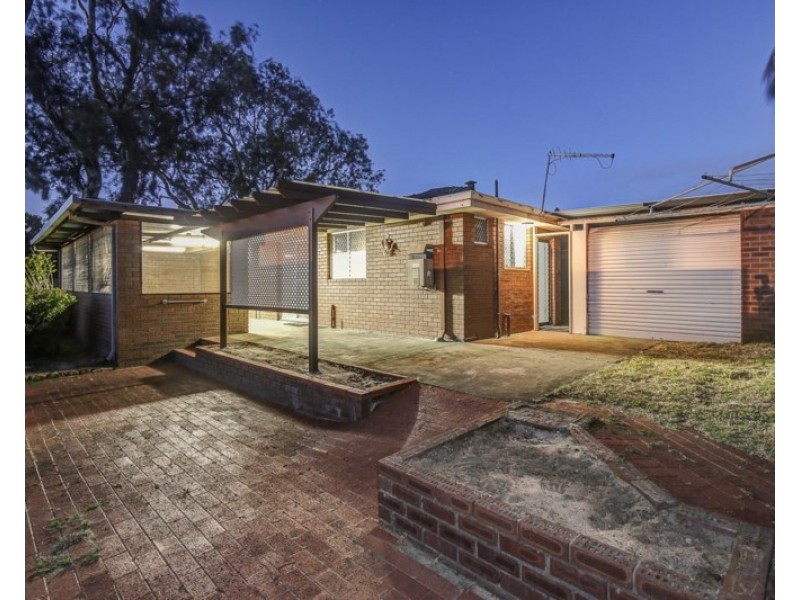 27 Blackadder Road, Swan View WA 6056