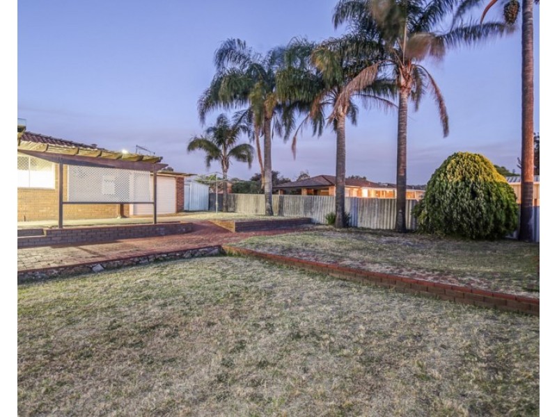 27 Blackadder Road, Swan View WA 6056