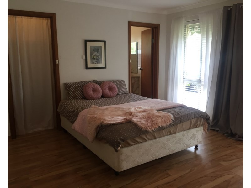 33 Swan View Road, Greenmount WA 6056