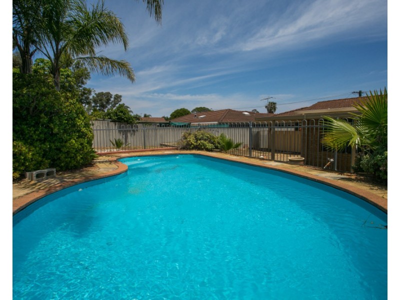 35 Tamarine Way, Swan View WA 6056