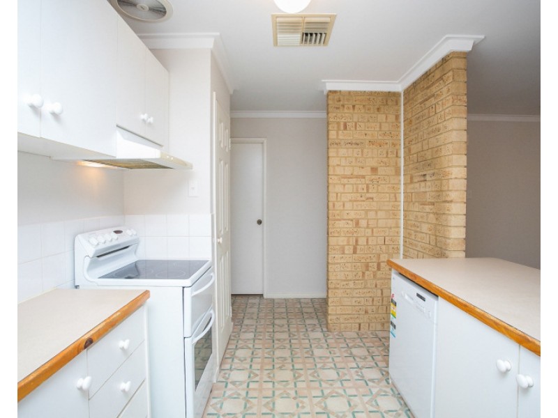 35 Tamarine Way, Swan View WA 6056