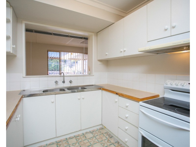 35 Tamarine Way, Swan View WA 6056