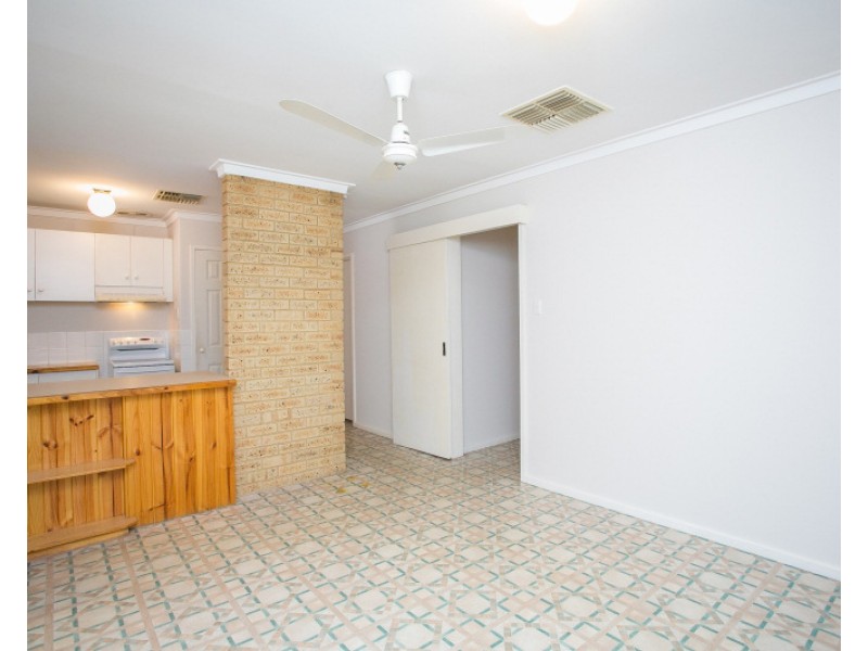 35 Tamarine Way, Swan View WA 6056